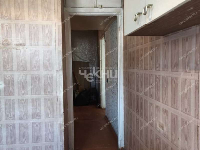 трёхкомнатная квартира в 6-м микрорайоне дом 21