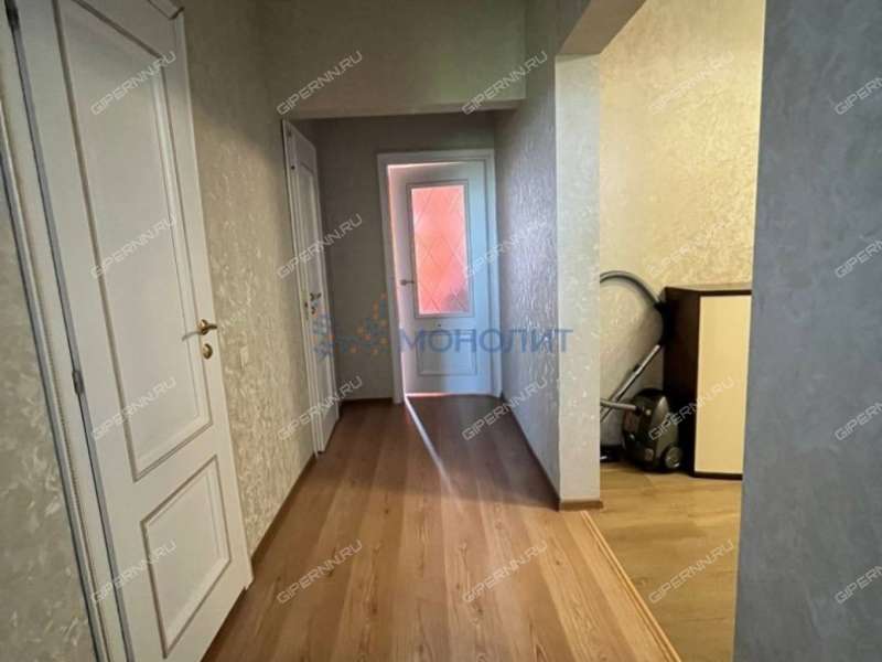 трёхкомнатная квартира на улице Родионова дом 27