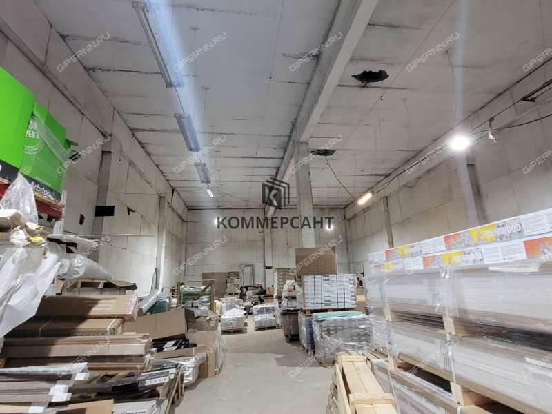 здание под офис, торговую площадь на улице Героя Шапошникова