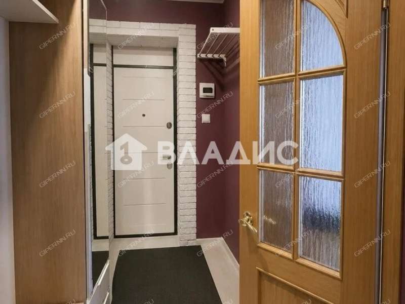 трёхкомнатная квартира на проспекте Кирова дом 8