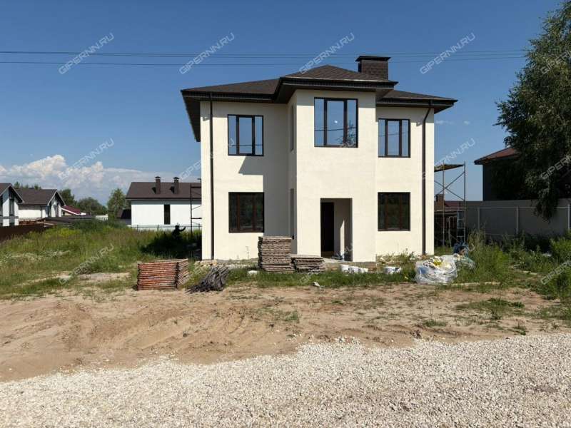 дом на Озёрной улице деревня Крутая