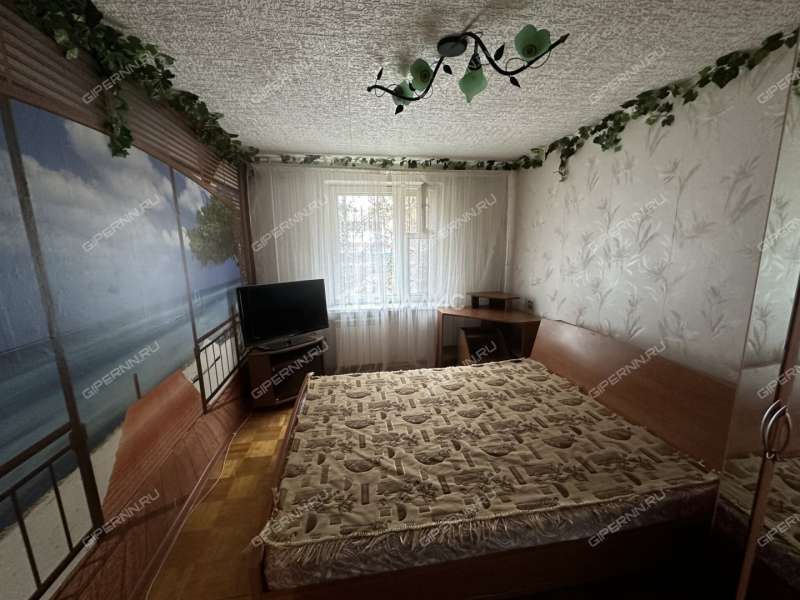 трёхкомнатная квартира на улице Верхнепечёрская дом 4