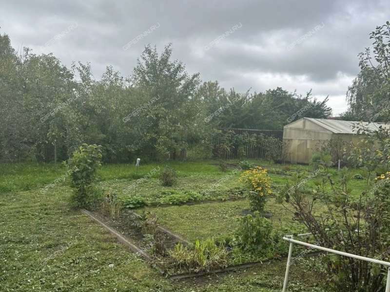 дом на Центральной улице село Лакша