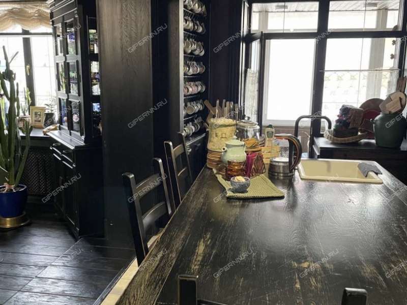 четырёхкомнатная квартира на улице Воровского дом 24