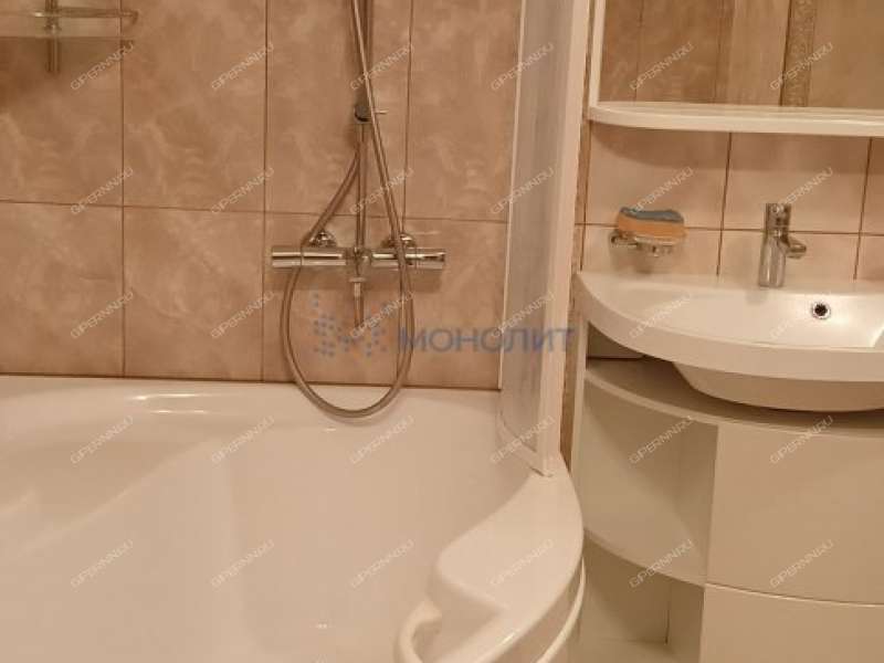 трёхкомнатная квартира на проспекте Гагарина дом 107