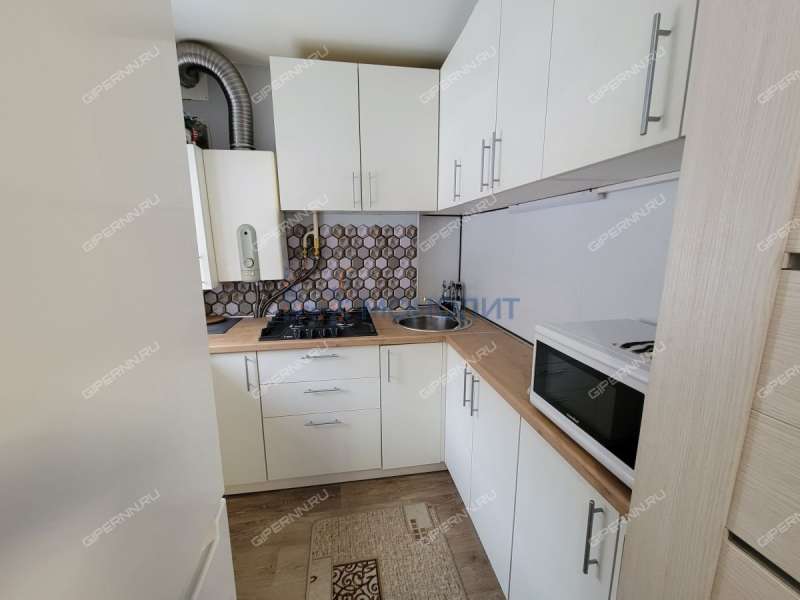 двухкомнатная квартира на улице Сутырина дом 18