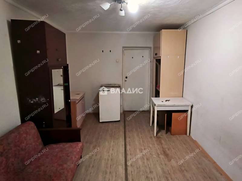 комната в доме 42 на улице Бурденко