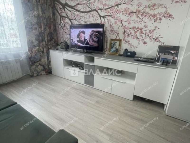 однокомнатная квартира на Бурнаковской улице дом 83