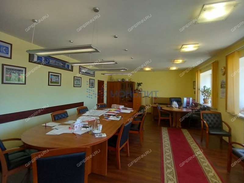 здание под офис, недвижимость под образовательные учреждения на Деловой улице