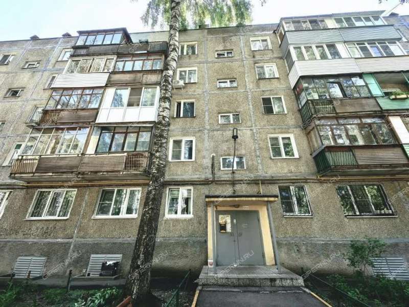 двухкомнатная квартира на улице Военных Комиссаров дом 3