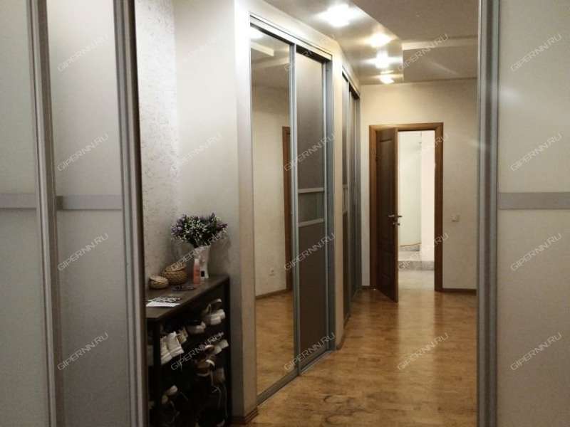 трёхкомнатная квартира на улице Максима Горького дом 232