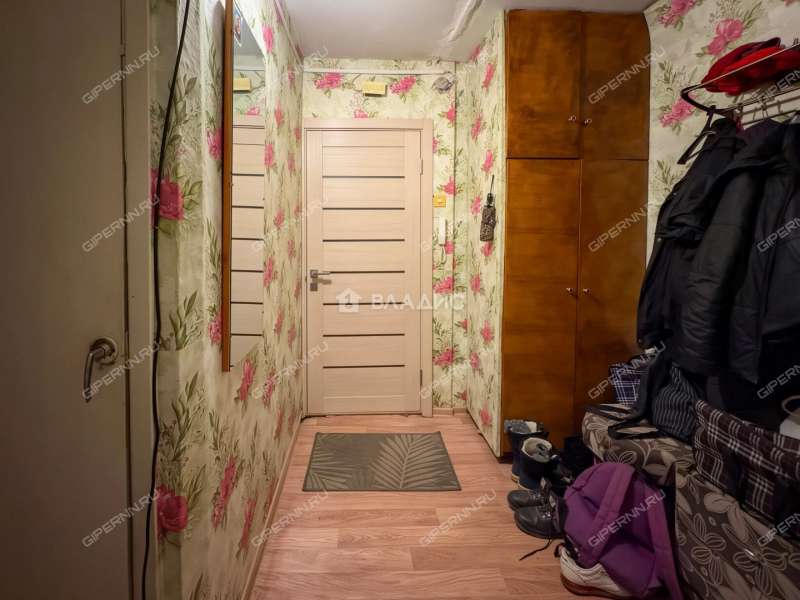 трёхкомнатная квартира на Молодёжном проспекте дом 76