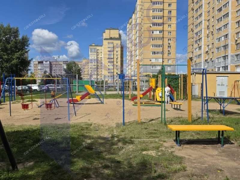 трёхкомнатная квартира на Волжской набережной дом 5