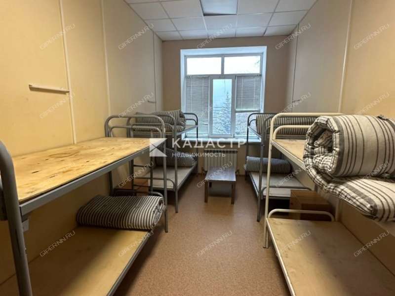 здание под коммерческую недвижимость на Нахимова ул Бор