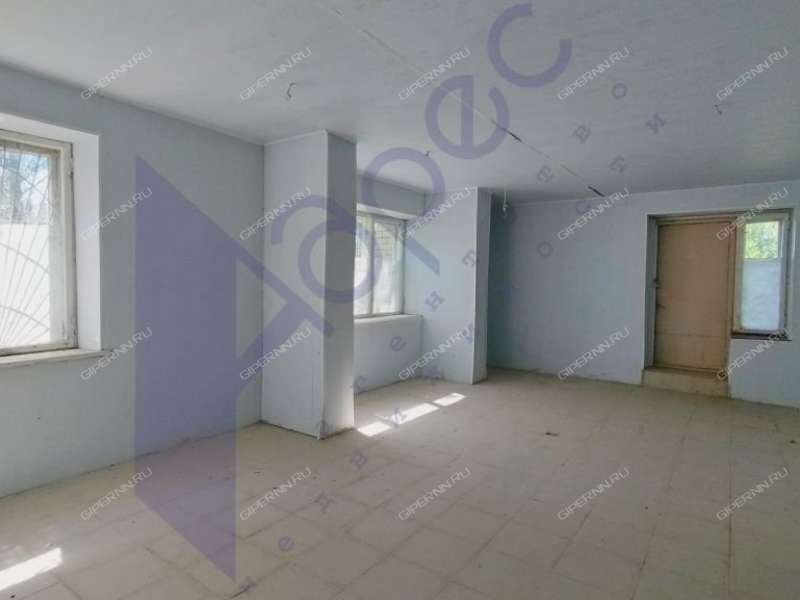 помещение под коммерческую недвижимость на Центральной улице деревня Берёзово