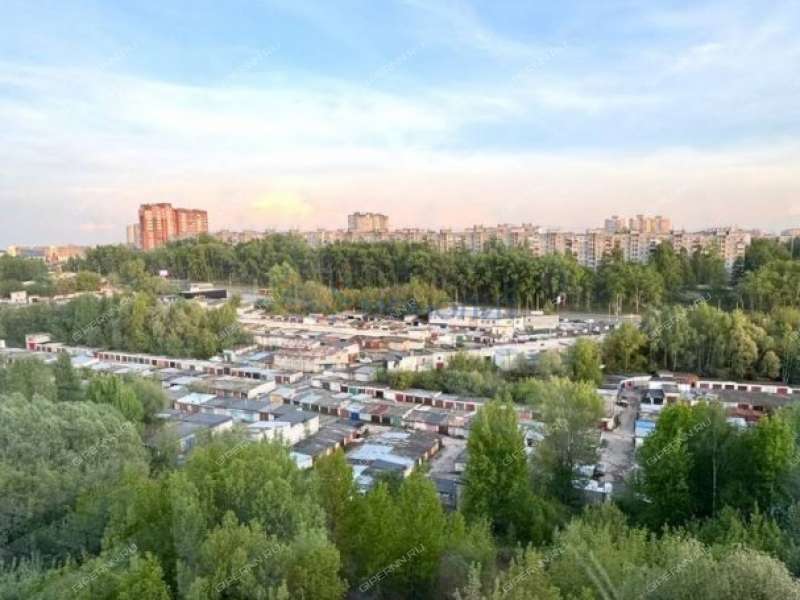 двухкомнатная квартира на улице Александра Хохлова дом 5