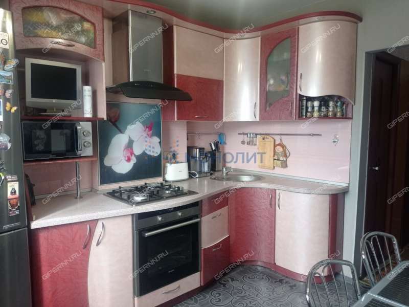 четырёхкомнатная квартира на Комсомольской площади дом 2 к1