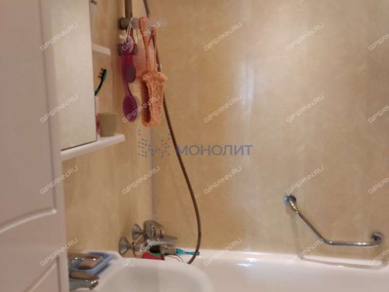 двухкомнатная квартира на улице Верхнепечёрская дом 13 к1