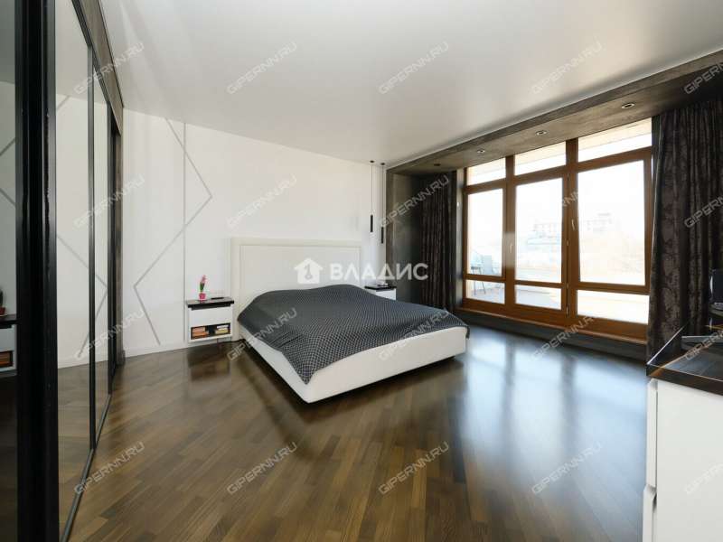 трёхкомнатная квартира на улице Минина дом 29