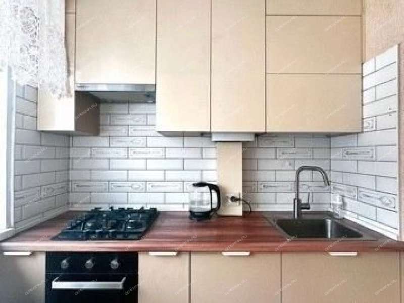 трёхкомнатная квартира на улице Адмирала Васюнина дом 8