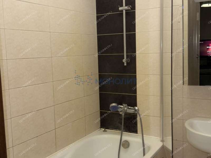 четырёхкомнатная квартира на улице Родионова дом 197