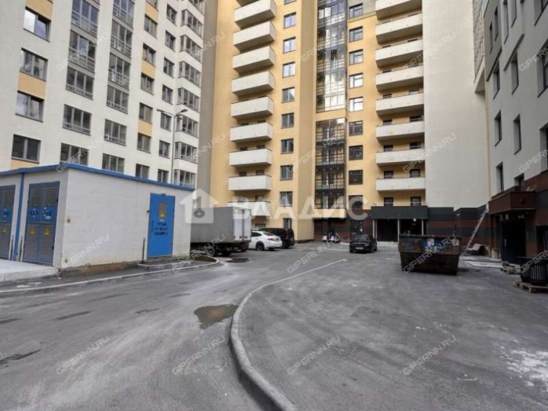 четырёхкомнатная квартира на Полтавской улице дом 15