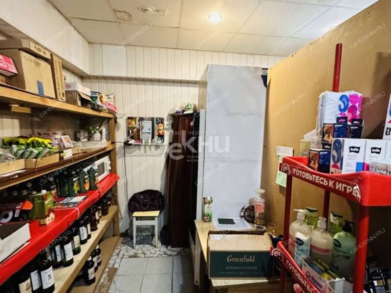 здание под торговую площадь на проспекте Революции город Балахна