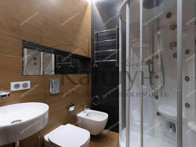 четырёхкомнатная квартира на улице Максима Горького дом 77