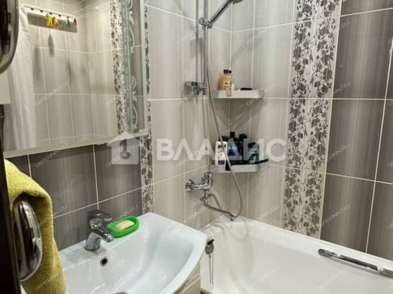 трёхкомнатная квартира на улице Старых Производственников дом 20