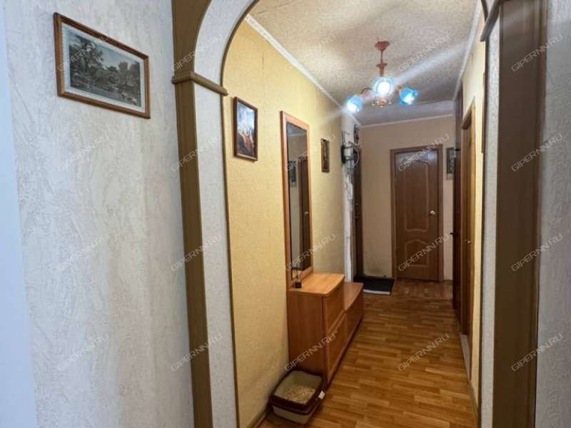 трёхкомнатная квартира на улице Челюскинцев дом 22