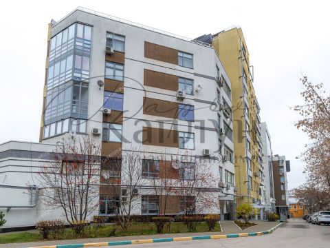 parkovochnoe-mesto-ul-volodarskogo-d-40 фото