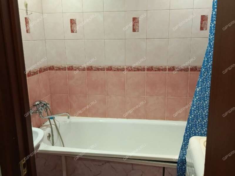 трёхкомнатная квартира в Центральном микрорайоне дом 1 город Выкса