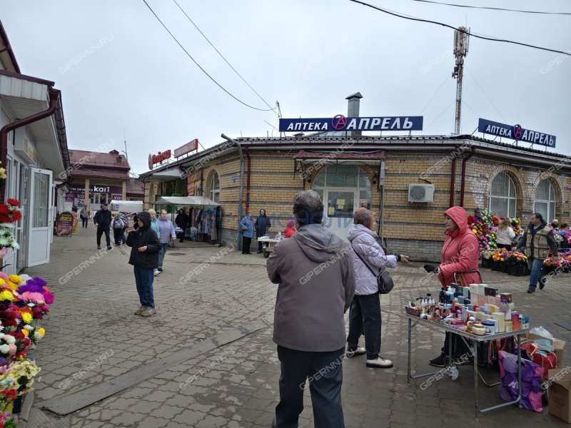помещение под помещение свободного назначения, торговую площадь на Советской площади город Балахна