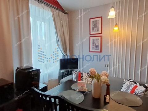 3-komnatnaya-ul-vyatskaya-d-9 фото