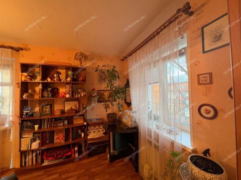 2-komnatnaya-ul-surikova-d-1 фото