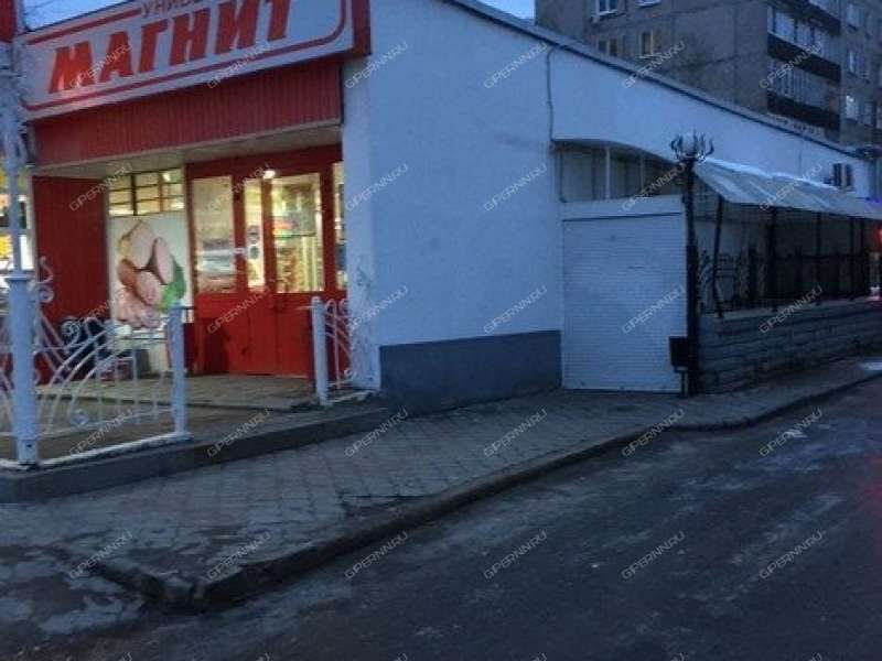 помещение под торговую площадь на Героев космоса ул., д. 52А