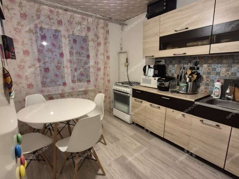 трёхкомнатная квартира на Садовой улице дом 7А село Работки