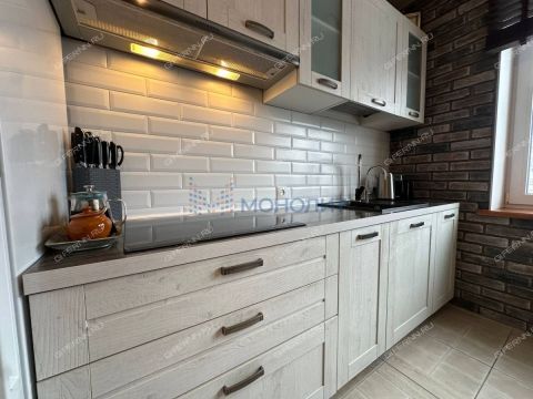 1-komnatnaya-b-r-60-letiya-oktyabrya-d-5a фото