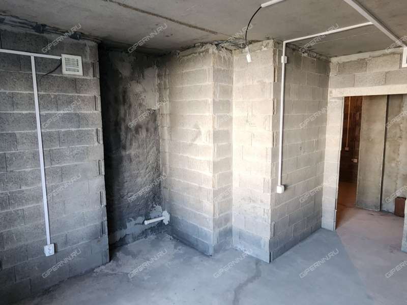 четырёхкомнатная квартира на Полтавской улице дом 15