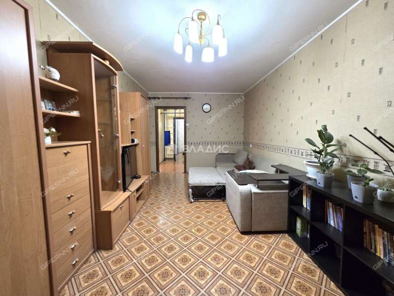 трёхкомнатная квартира на улице Верхнепечёрская дом 9