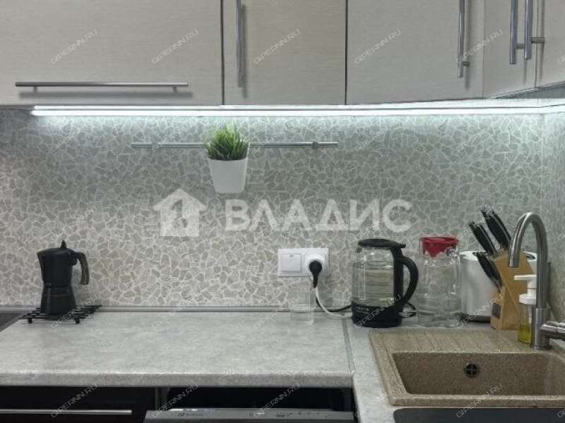 двухкомнатная квартира на Бурнаковской улице дом 79