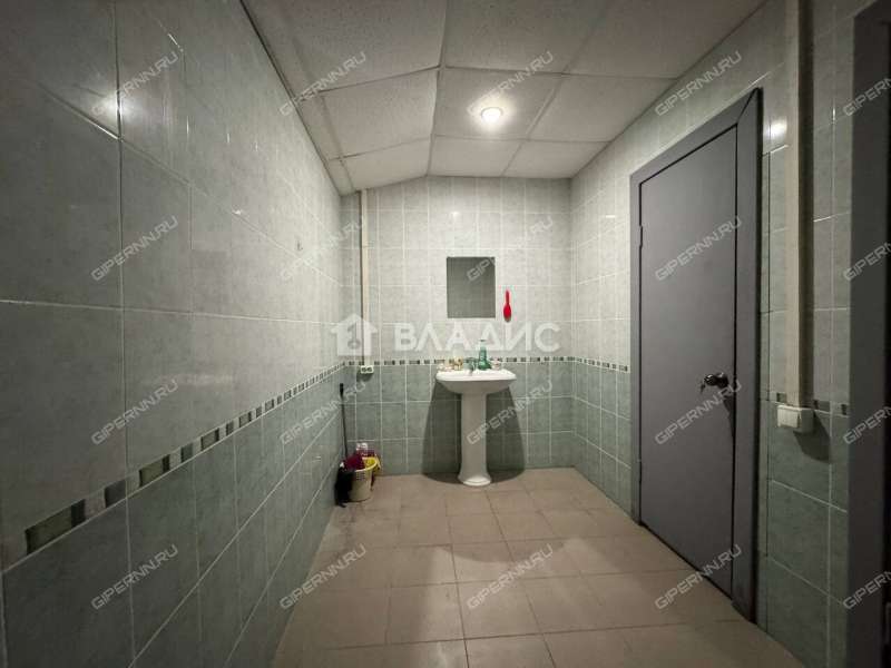 здание под офис, торговую площадь на Большей Печёрской улице