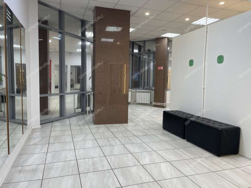 помещение под офис, торговую площадь на улице Ульянова