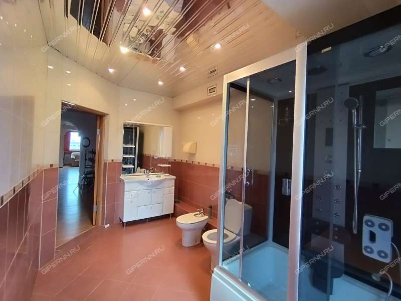 имущественный комплекс под склад, производственную площадь на Салганской улице